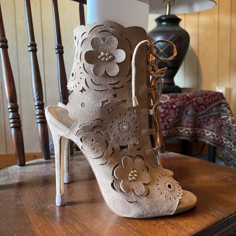 Peep toe stiletto lace up